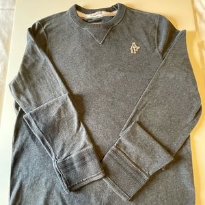 Abercrombie and Fitch mens XL muscle gray long sleeve. 100% cotton